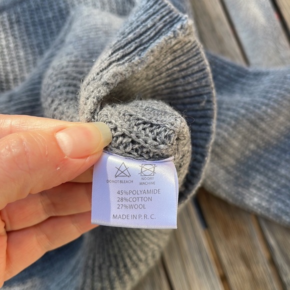 Brandy Melville Grey Sweater - Picture 8 of 8